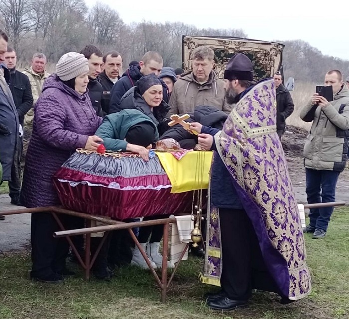 В четырех епархиях УПЦ отпели воинов фото 3