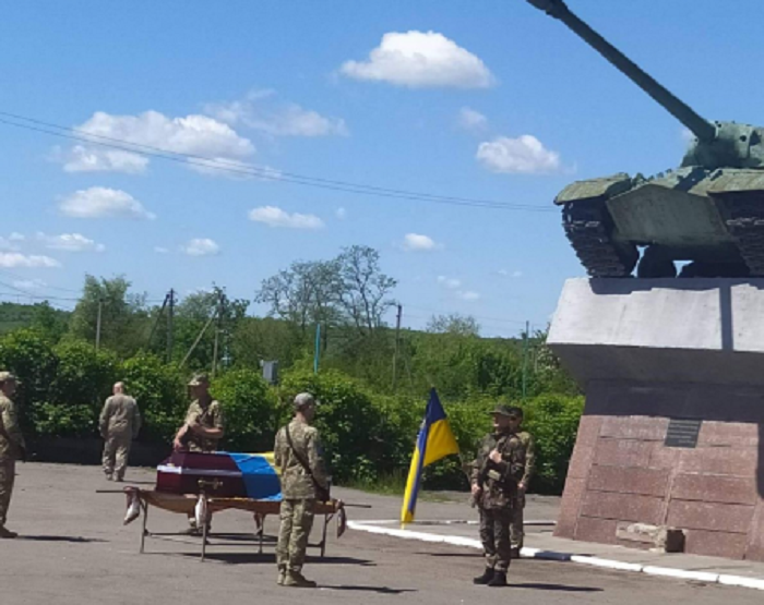 У п’яти єпархіях УПЦ попрощалися із загиблими військовослужбовцями фото 2