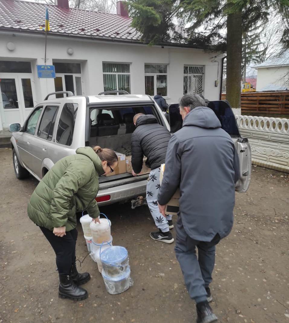 Община УПЦ в Черновицкой епархии организовала покупку автомобиля для ВСУ фото 2